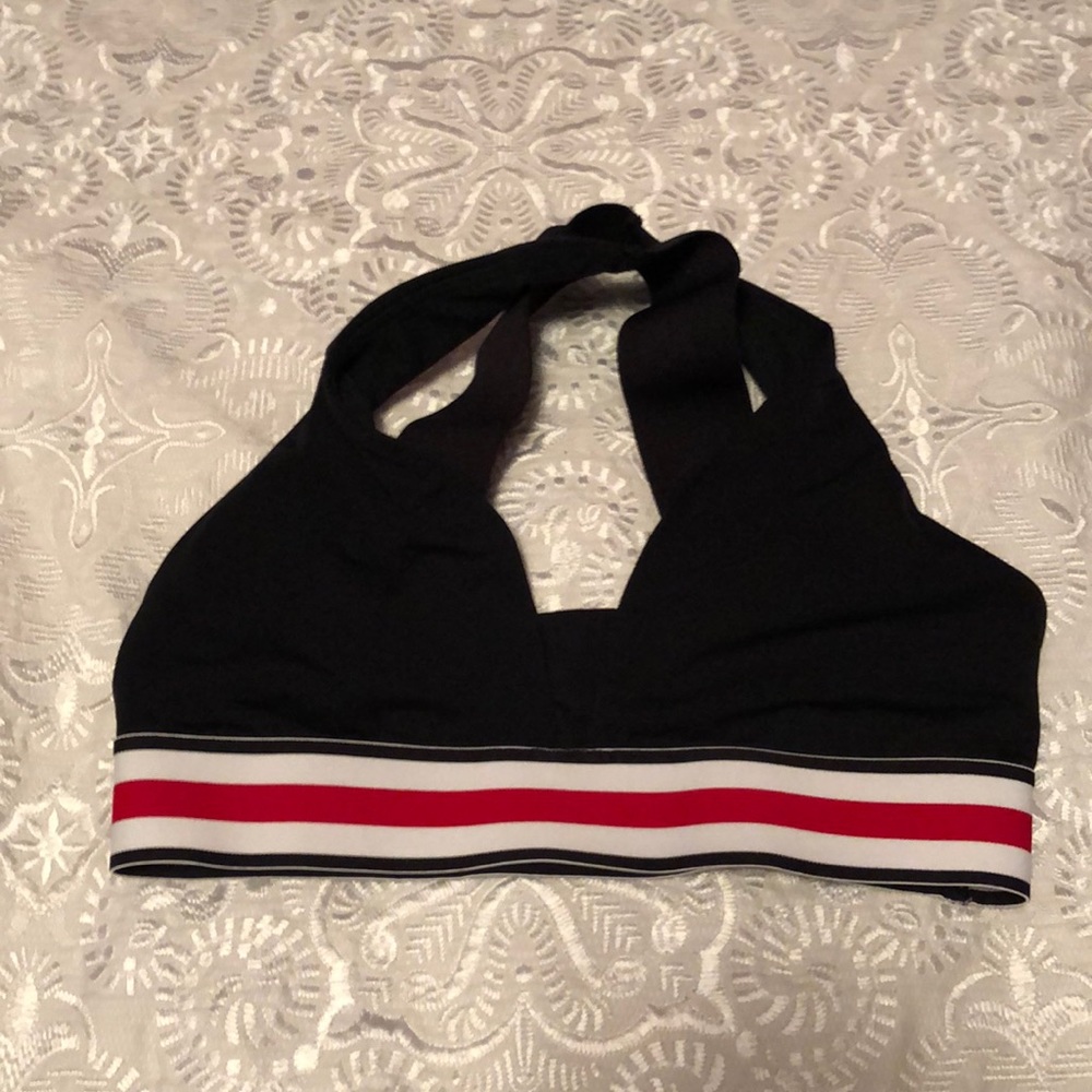 Gap athletic top